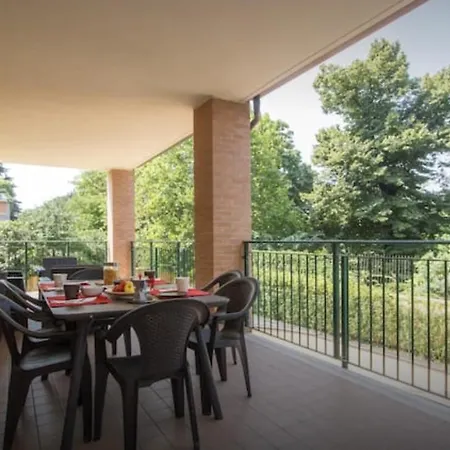 דירה A Terrace On The Park